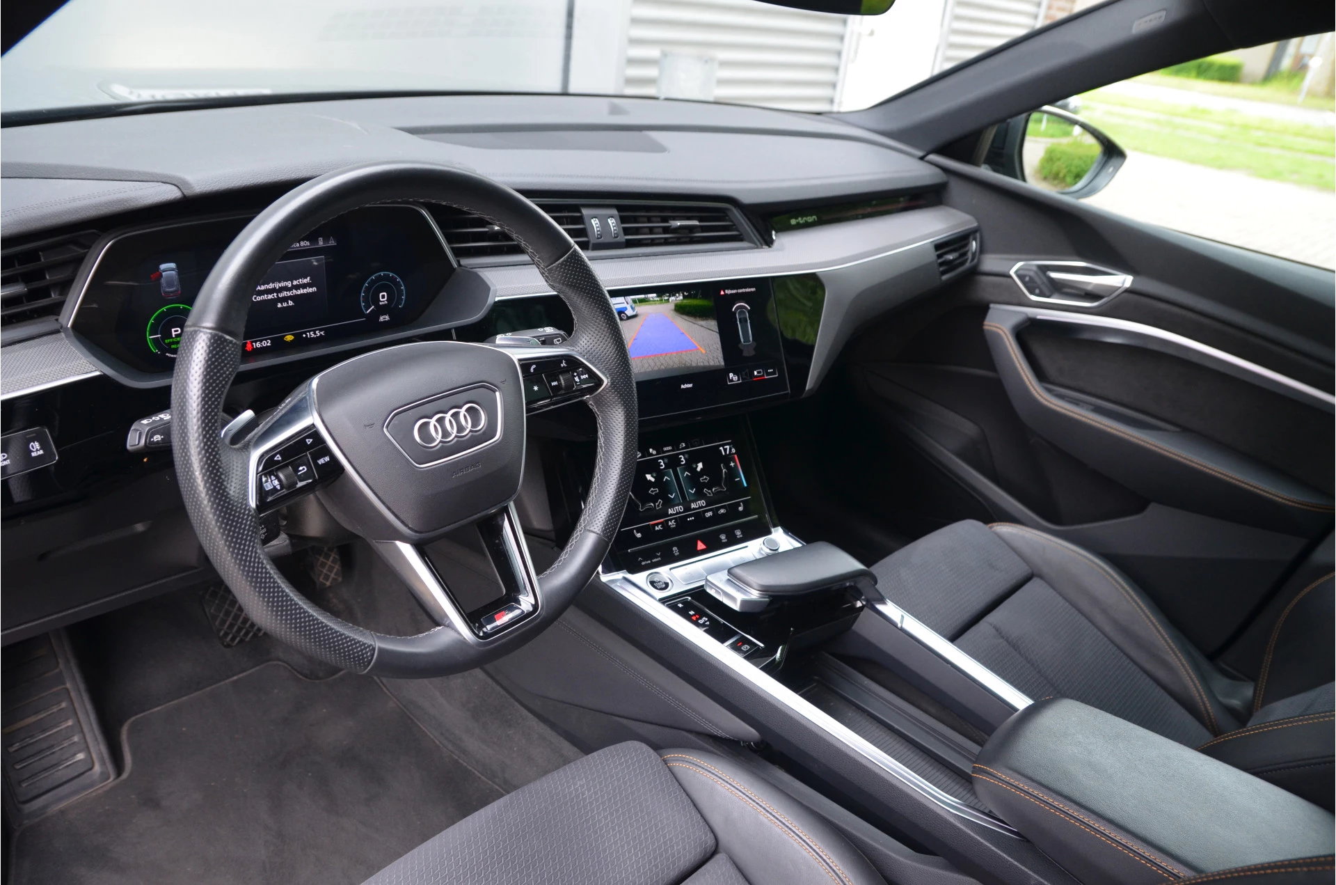 Hoofdafbeelding Audi e-tron