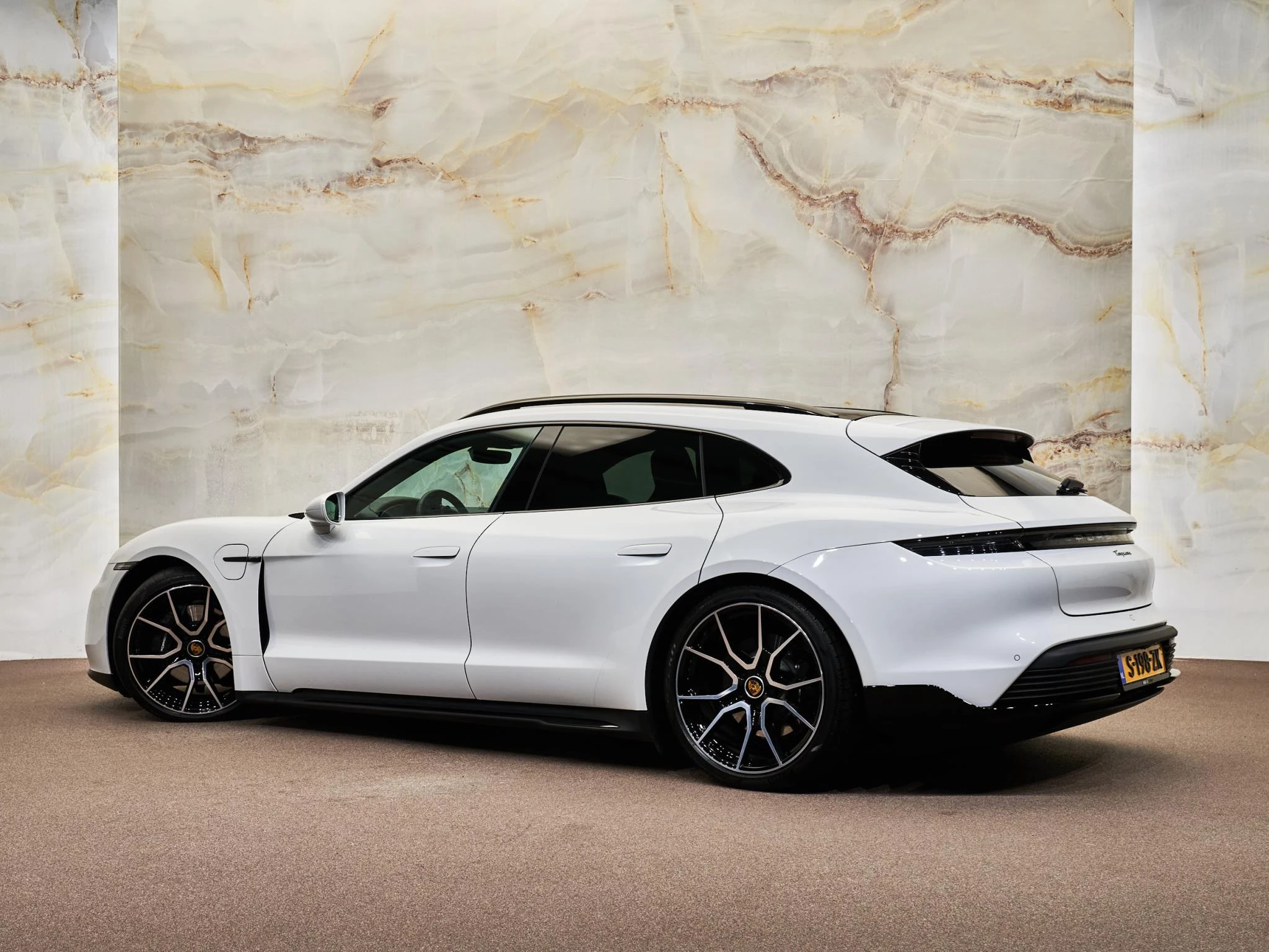 Hoofdafbeelding Porsche Taycan