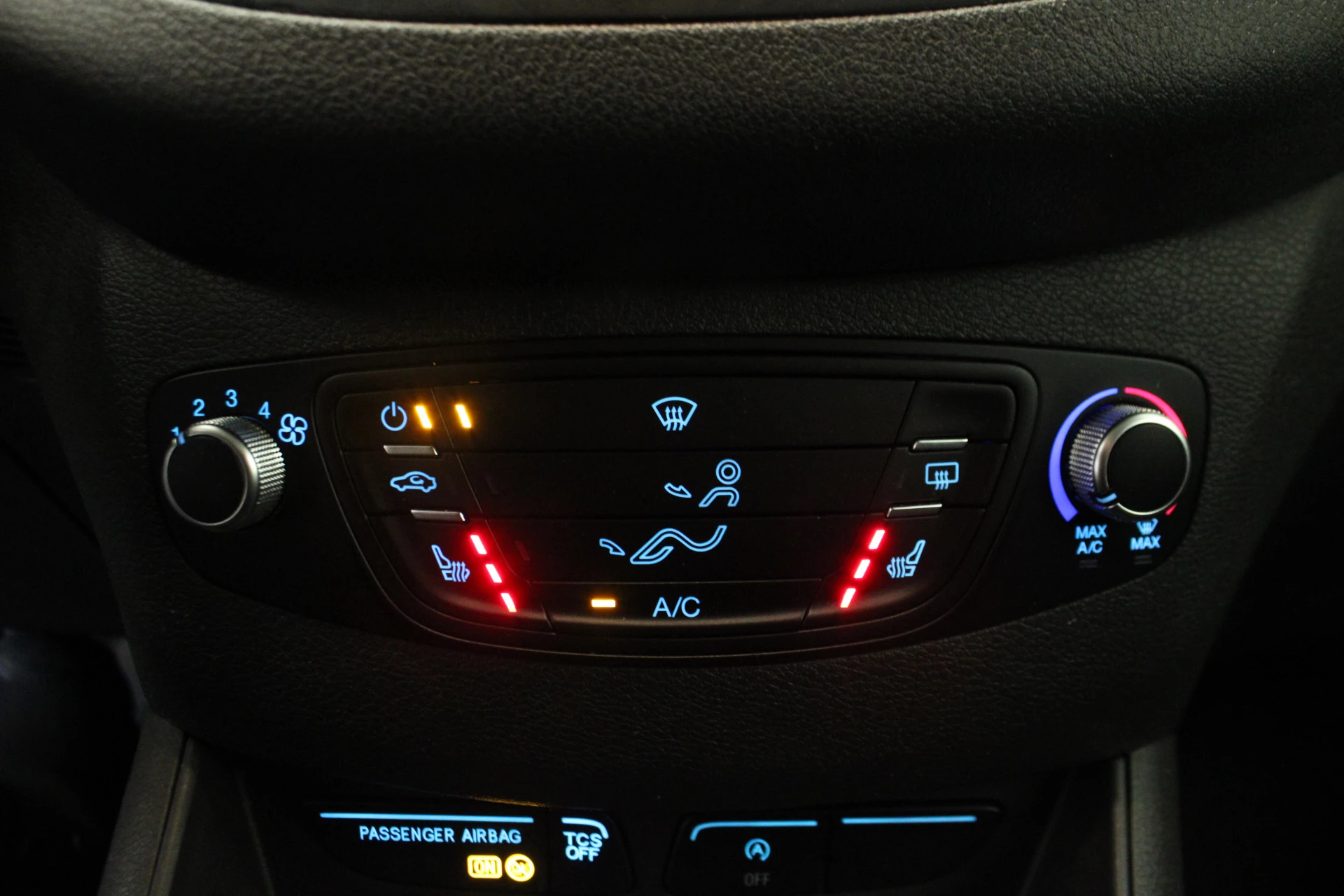 Hoofdafbeelding Ford Transit Courier