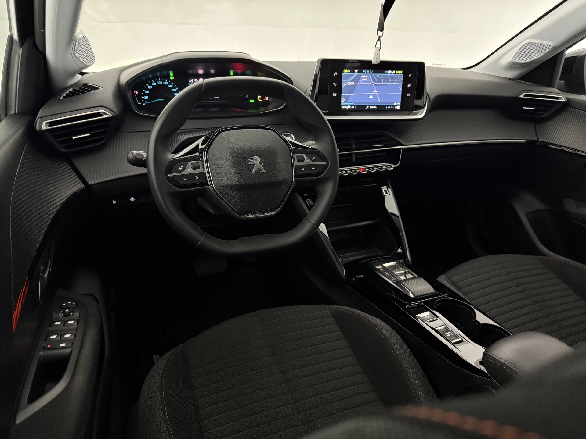 Hoofdafbeelding Peugeot e-208