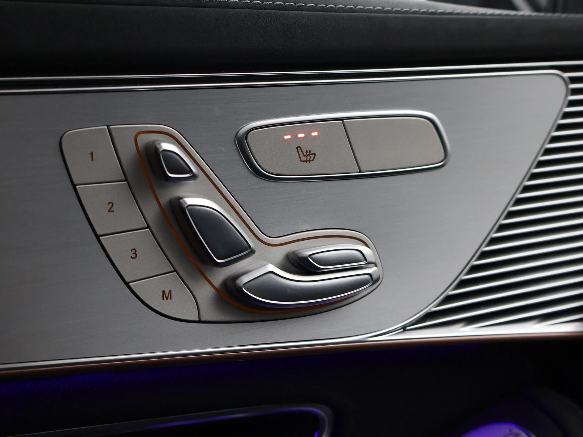 Hoofdafbeelding Mercedes-Benz EQC