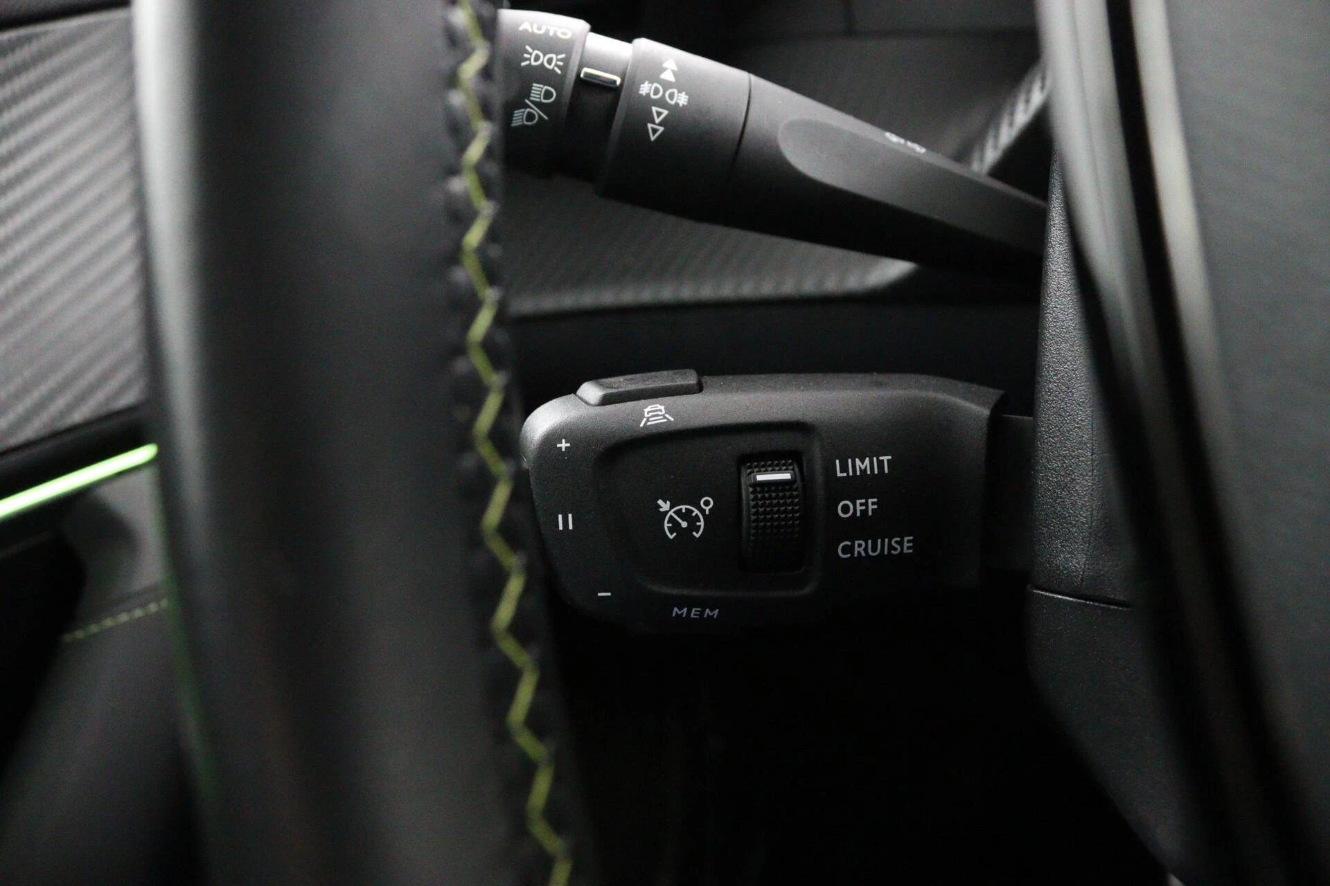 Hoofdafbeelding Peugeot e-2008