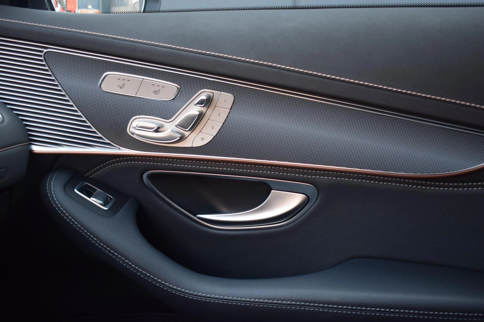 Hoofdafbeelding Mercedes-Benz EQC