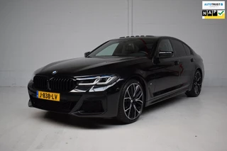 Hoofdafbeelding BMW 5 Serie BMW 5-serie 530i 252PK AUT M-SPORT FACELIFT / SCHUIDFAK / ORG.NED / LASER / NAPPA / NAP / SFEERVERLICHTING / 20INCH
