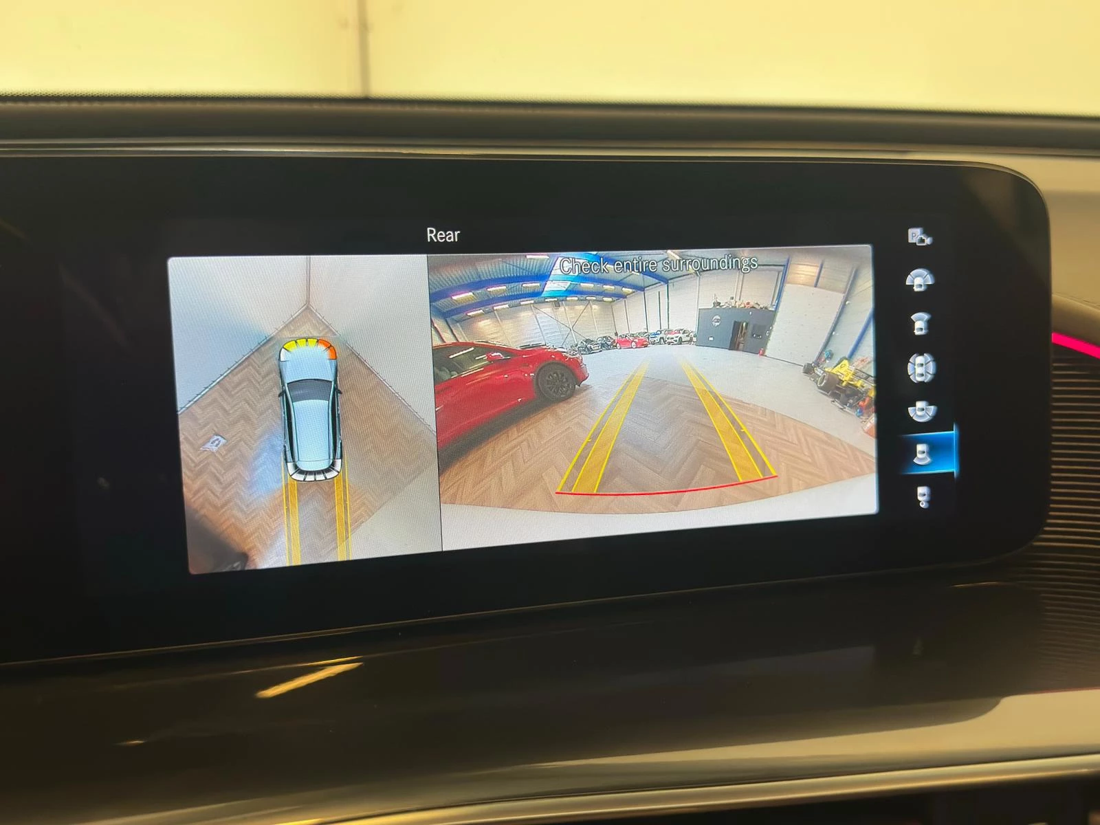 Hoofdafbeelding Mercedes-Benz EQC