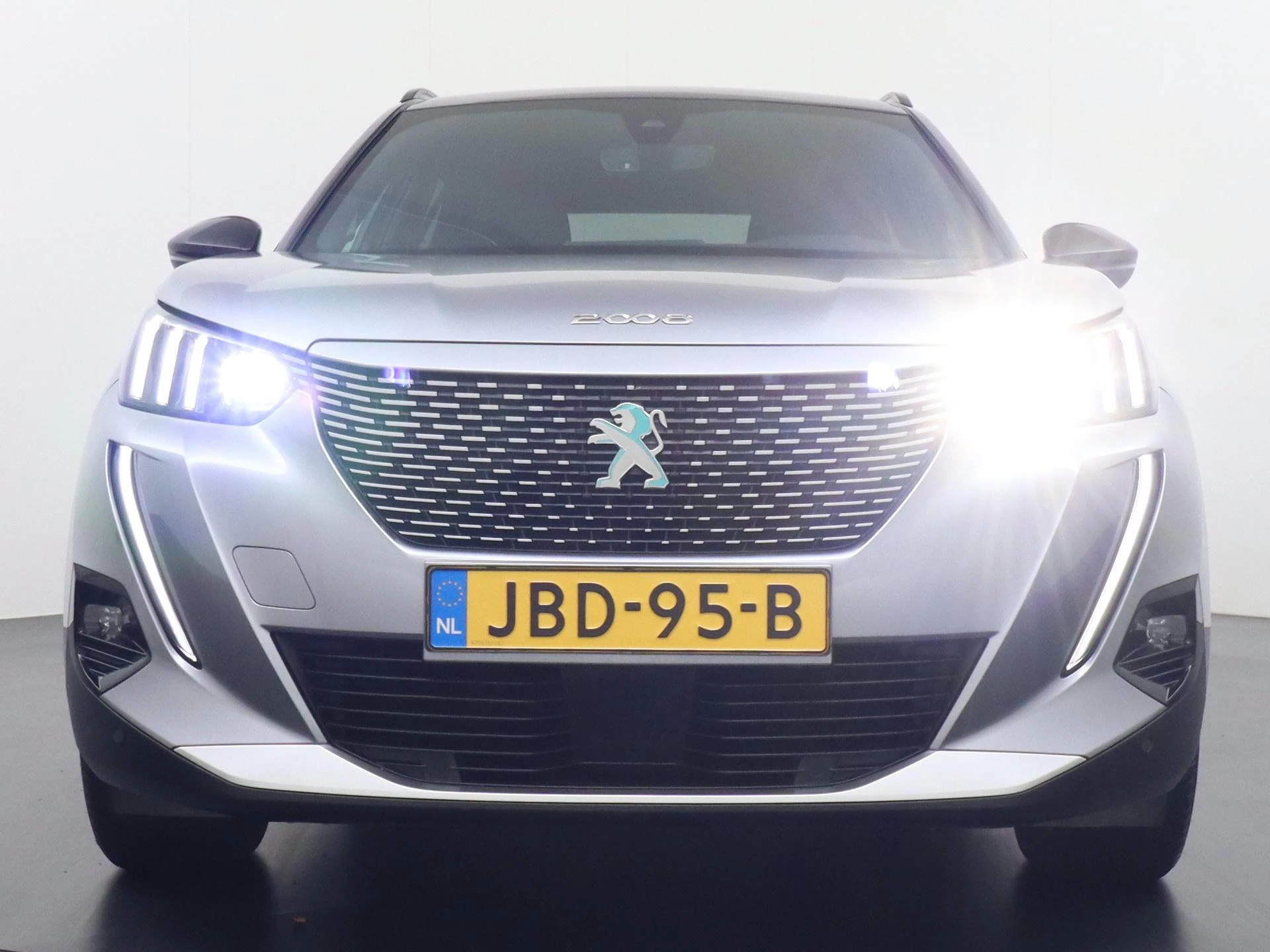 Hoofdafbeelding Peugeot e-2008
