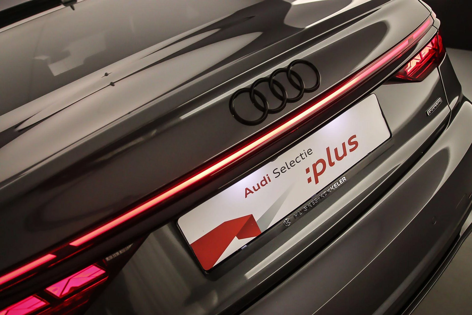 Hoofdafbeelding Audi A8
