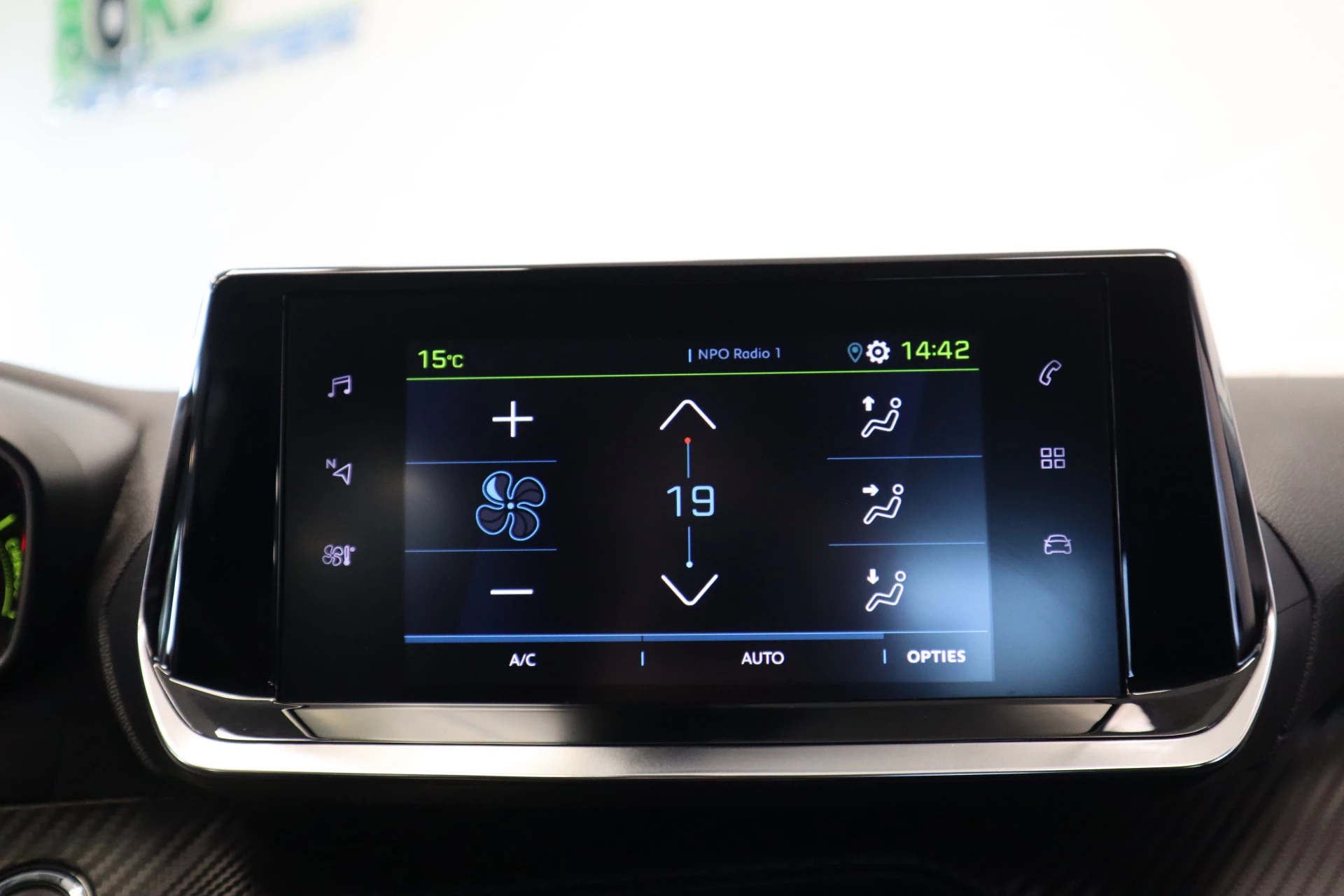 Hoofdafbeelding Peugeot e-208