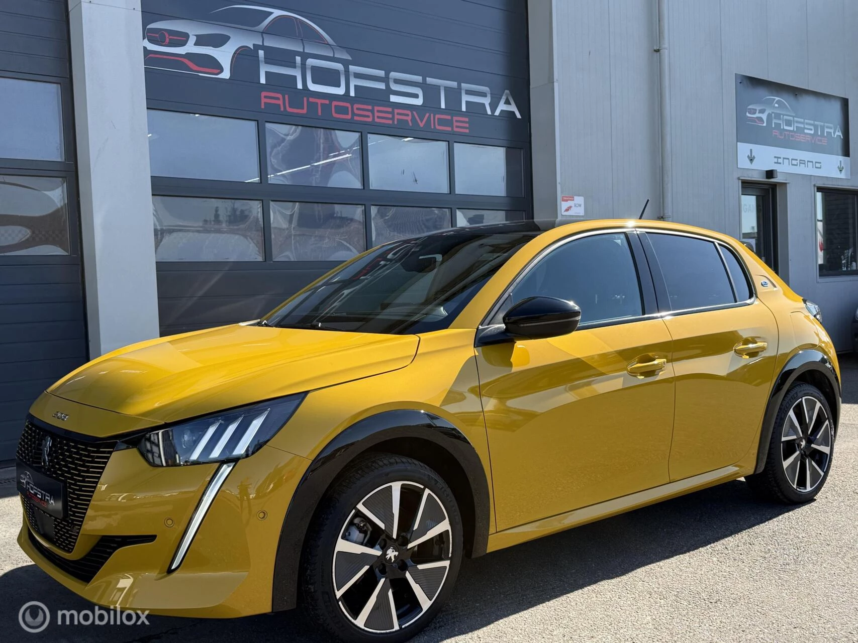 Hoofdafbeelding Peugeot e-208