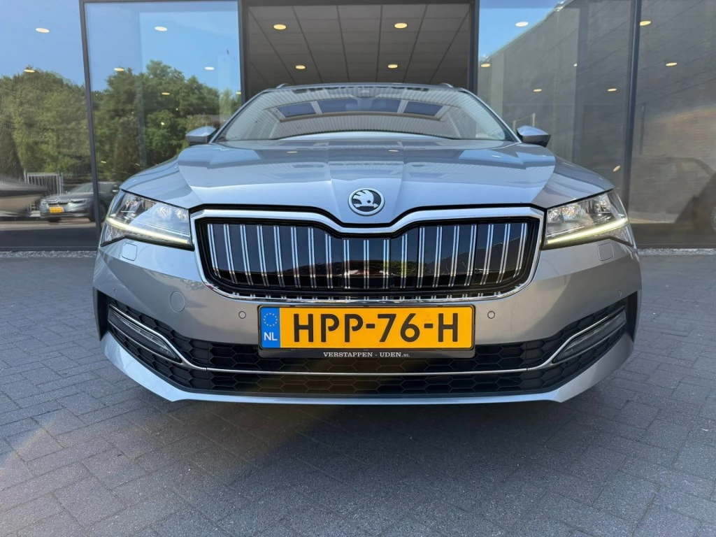 Hoofdafbeelding Škoda Superb