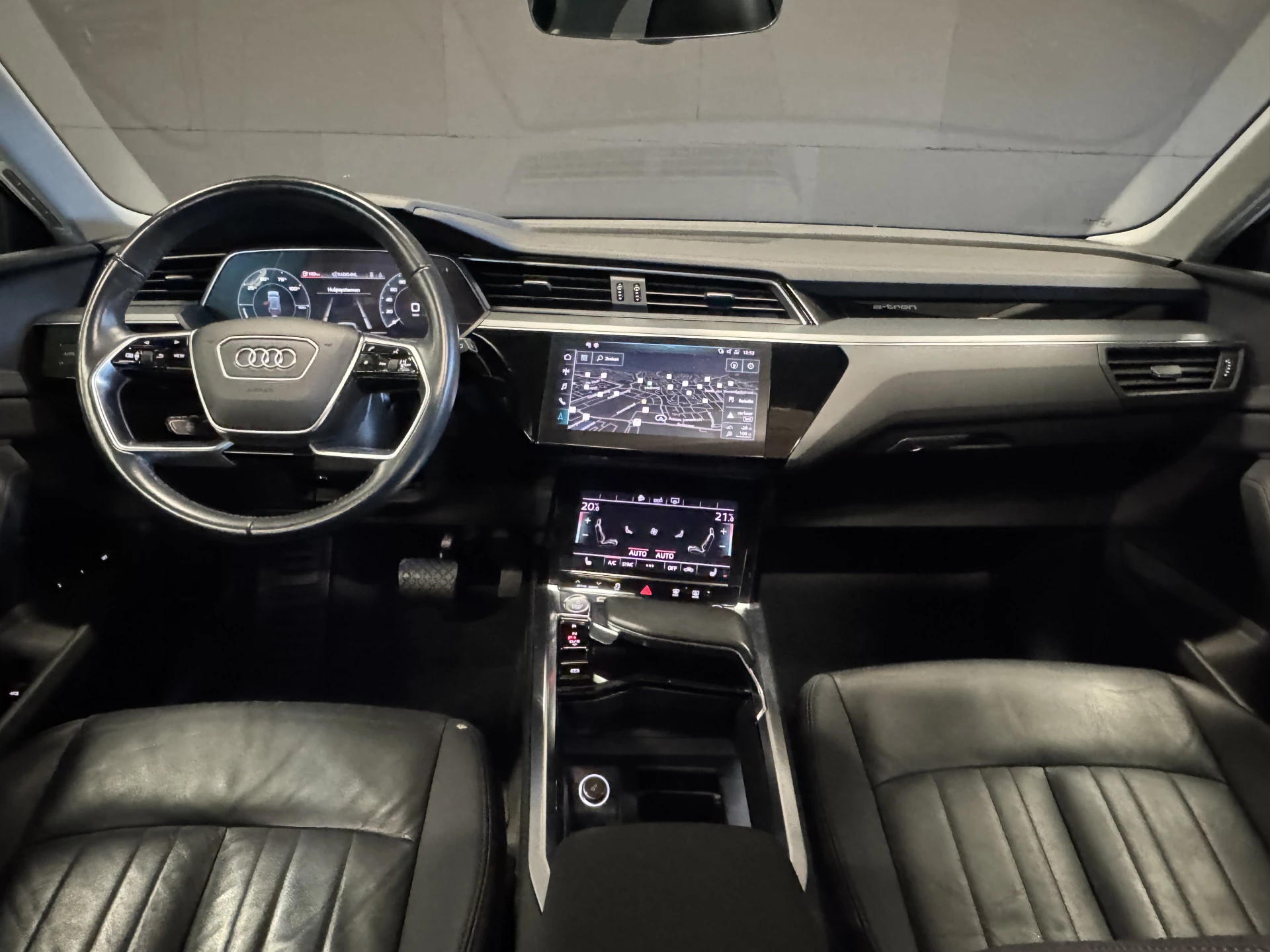 Hoofdafbeelding Audi e-tron