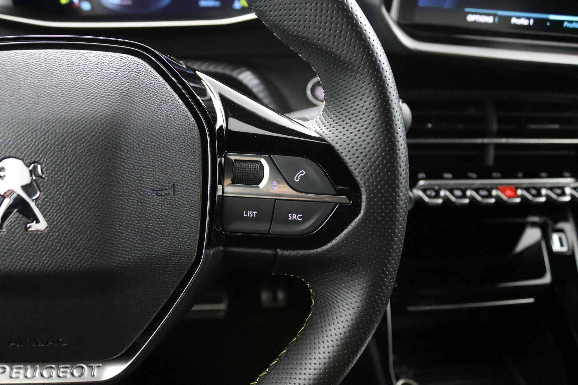 Hoofdafbeelding Peugeot e-2008