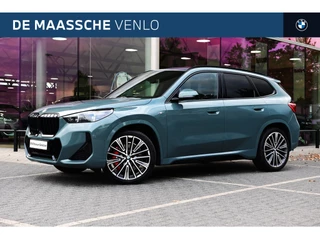 BMW X1 sDrive20i High Executive M Sport Automaat / Panoramadak / Trekhaak / Sportstoelen / M Adaptief onderstel / Comfort Access / Parking Assistant Plus / Adaptieve LED / Head-Up