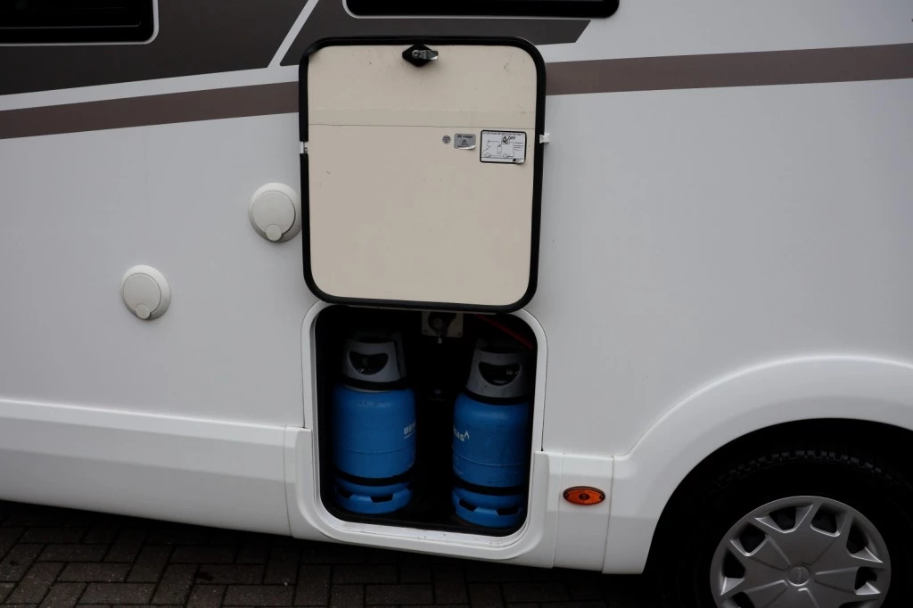 Hoofdafbeelding McLouis Carat 473