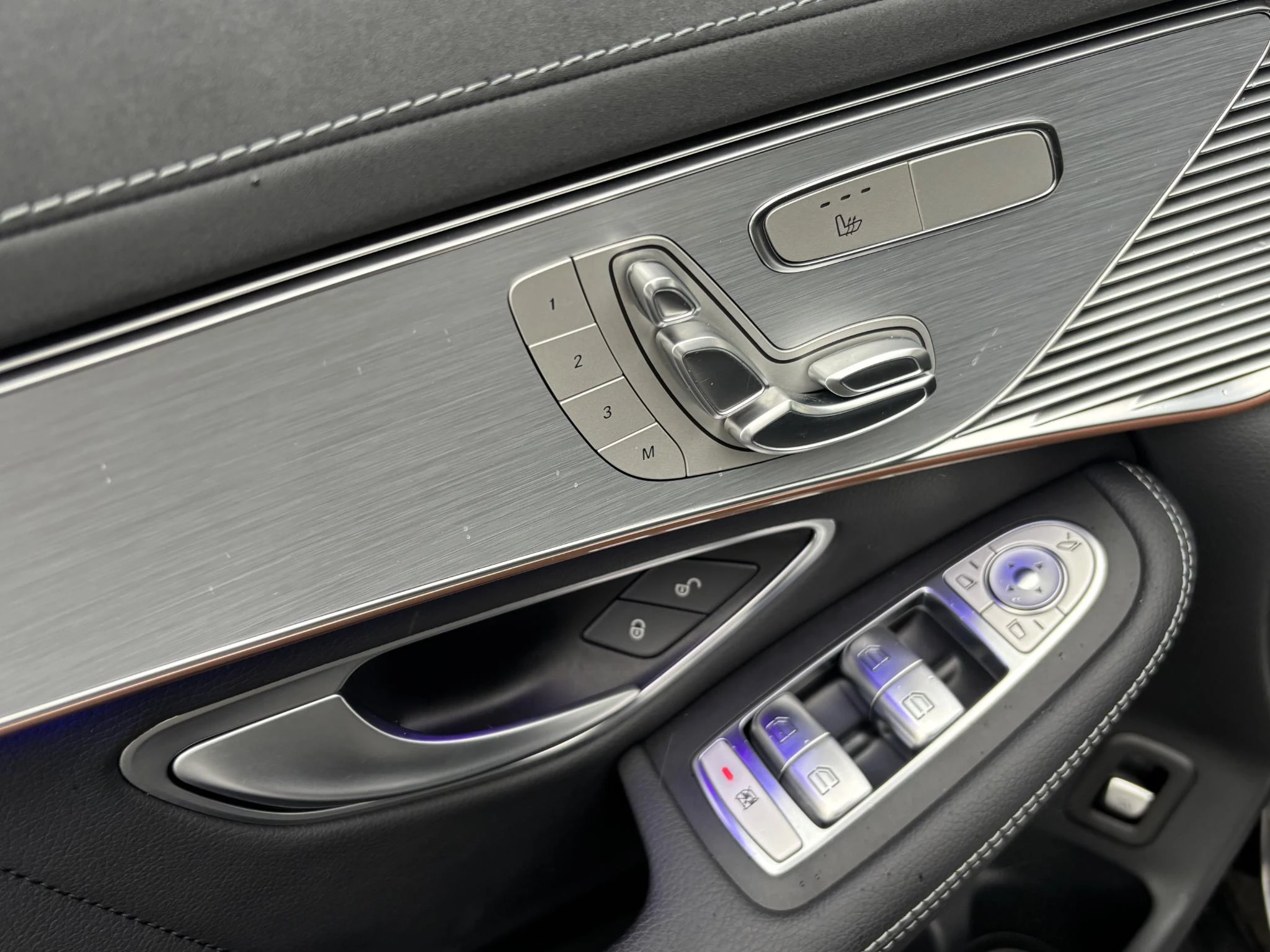 Hoofdafbeelding Mercedes-Benz EQC
