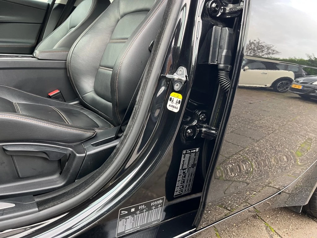 Hoofdafbeelding Jaguar XE