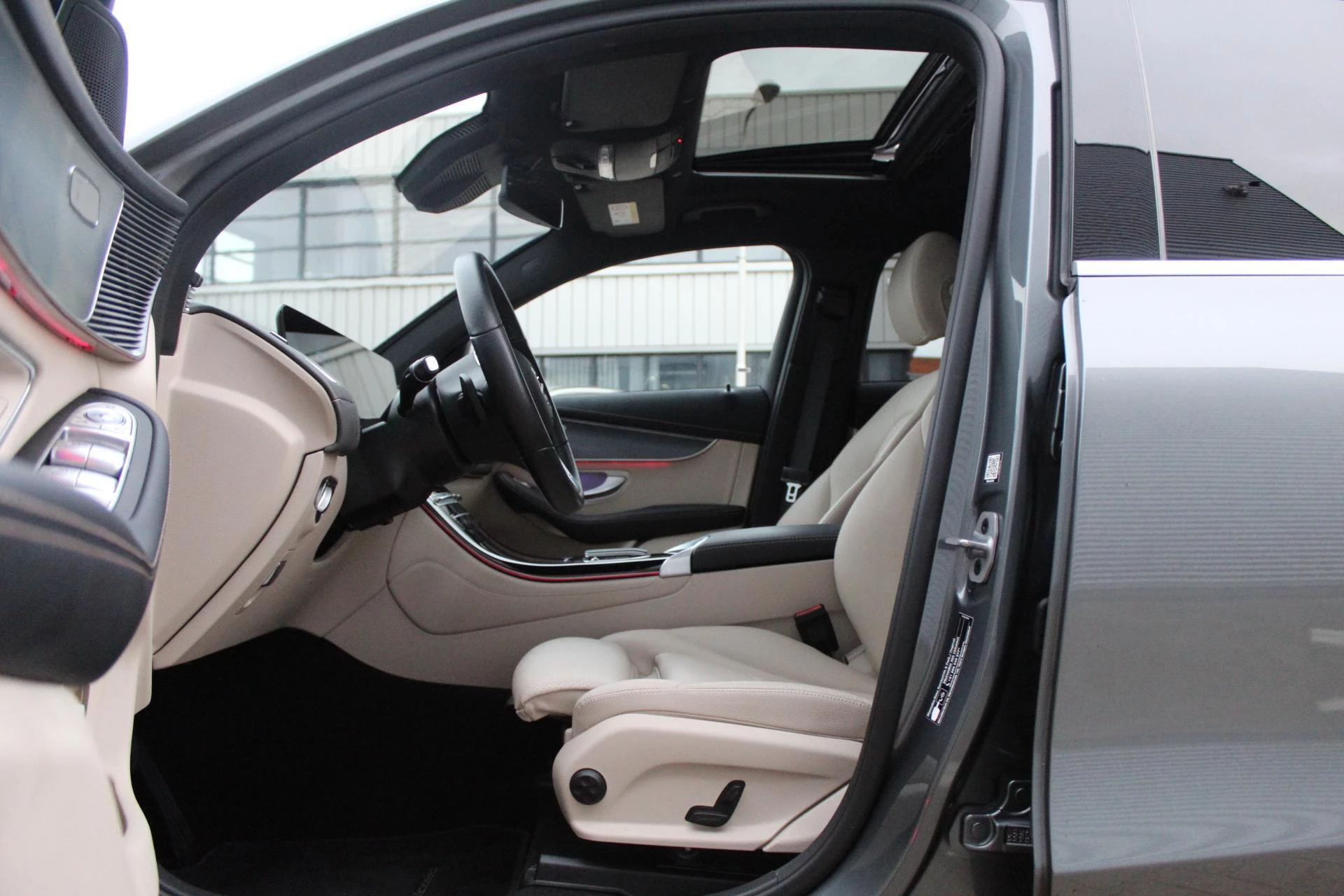 Hoofdafbeelding Mercedes-Benz EQC