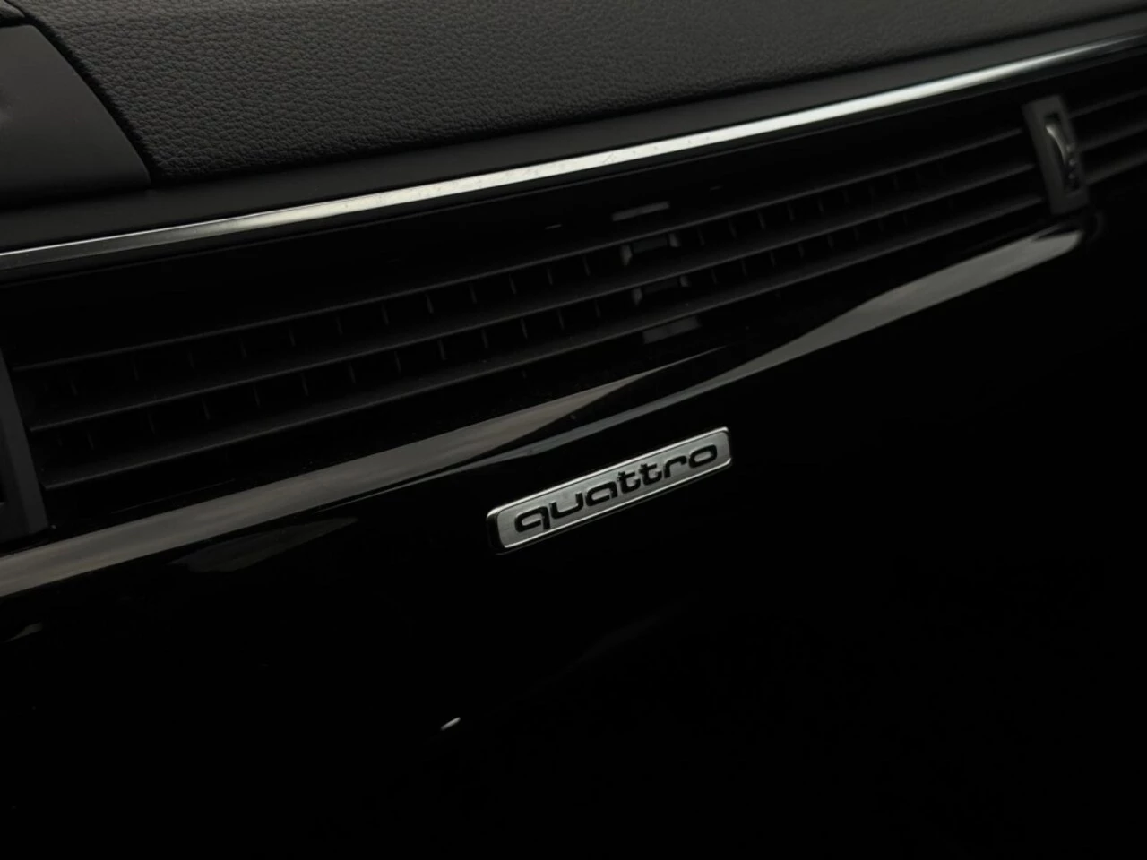Hoofdafbeelding Audi S4