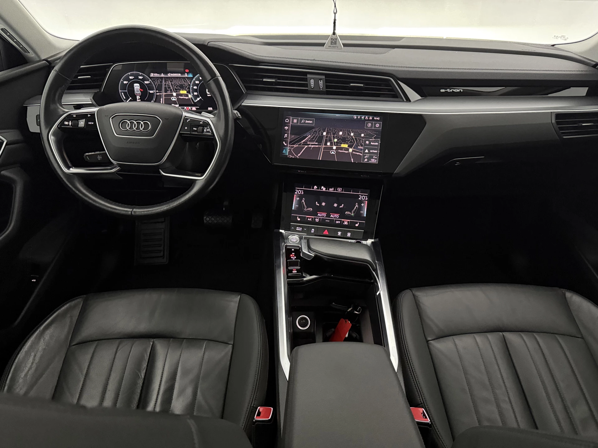 Hoofdafbeelding Audi e-tron