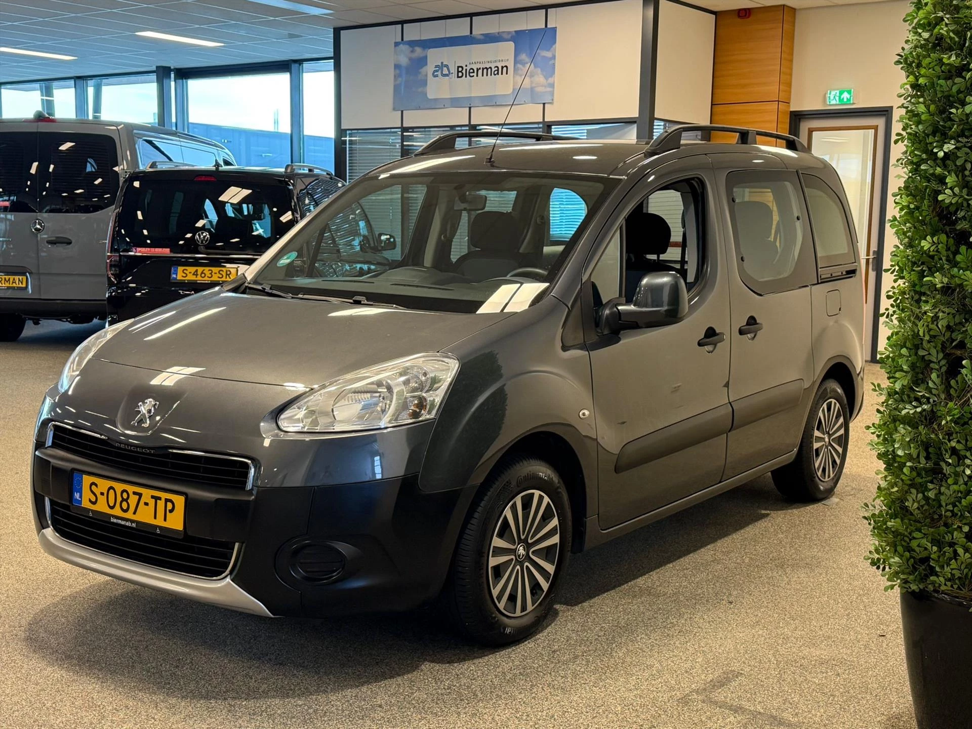 Hoofdafbeelding Peugeot Partner