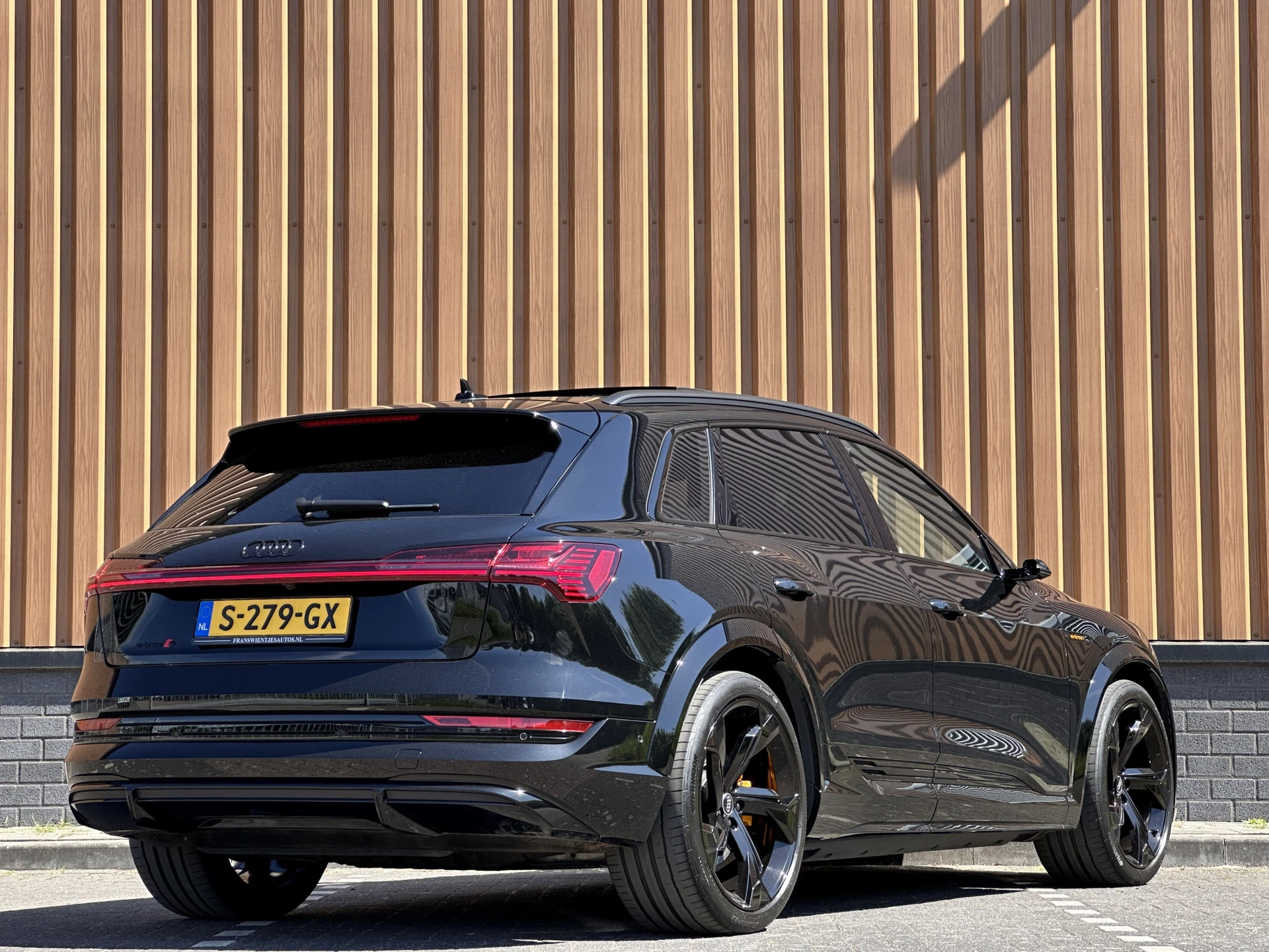 Hoofdafbeelding Audi e-tron