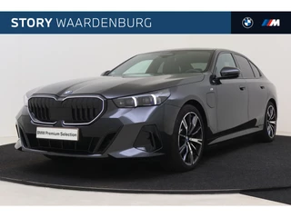 BMW 5 Serie 530e High Executive M Sport Automaat / Panoramadak / Trekhaak / Parking Assistant Professional / Adaptieve LED / Stoelventilatie / Comfort Access