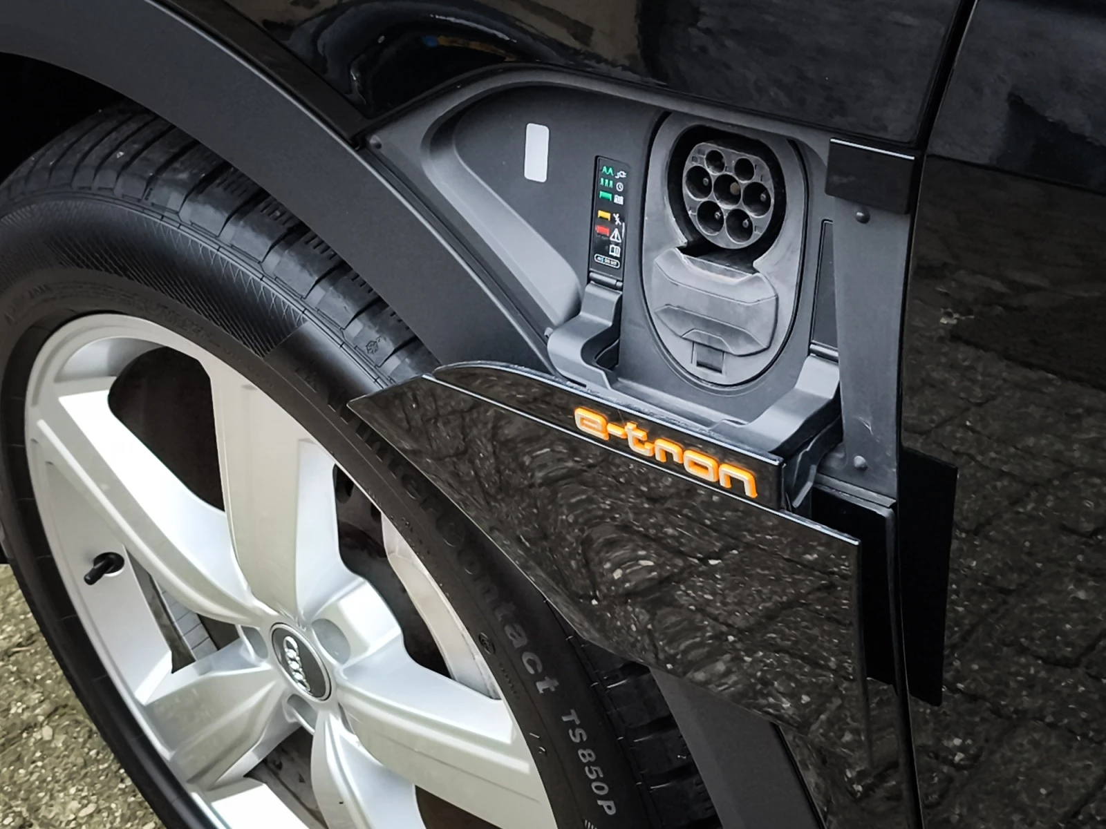 Hoofdafbeelding Audi e-tron