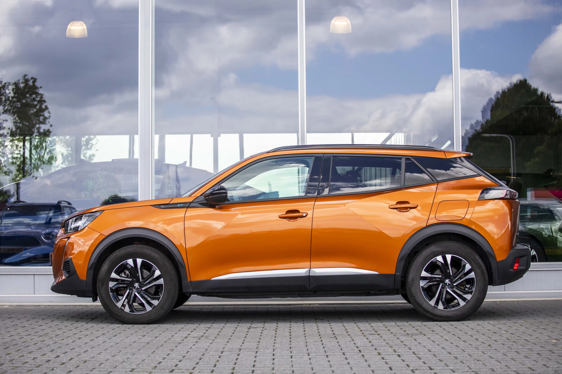 Hoofdafbeelding Peugeot e-2008