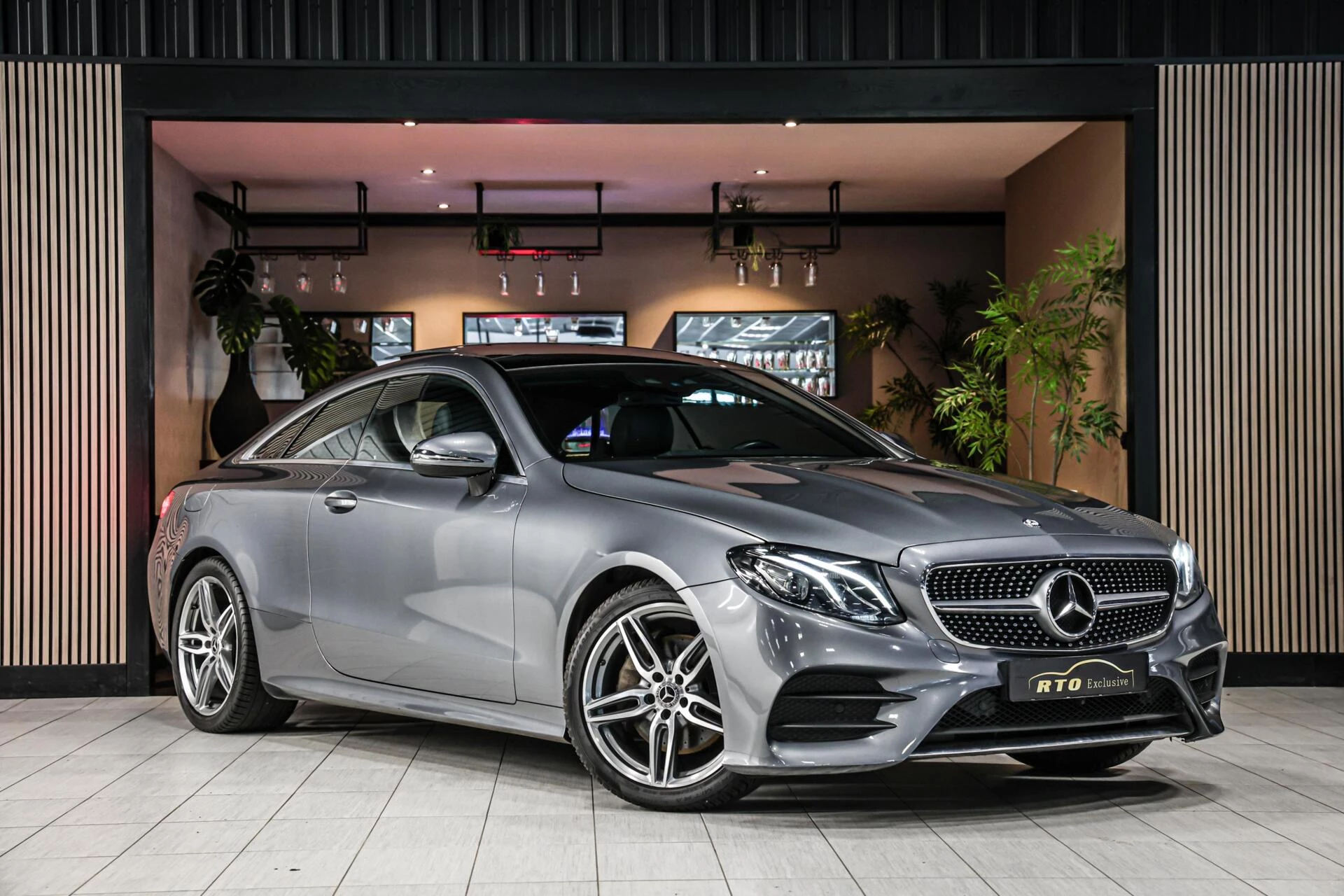Hoofdafbeelding Mercedes-Benz E-Klasse