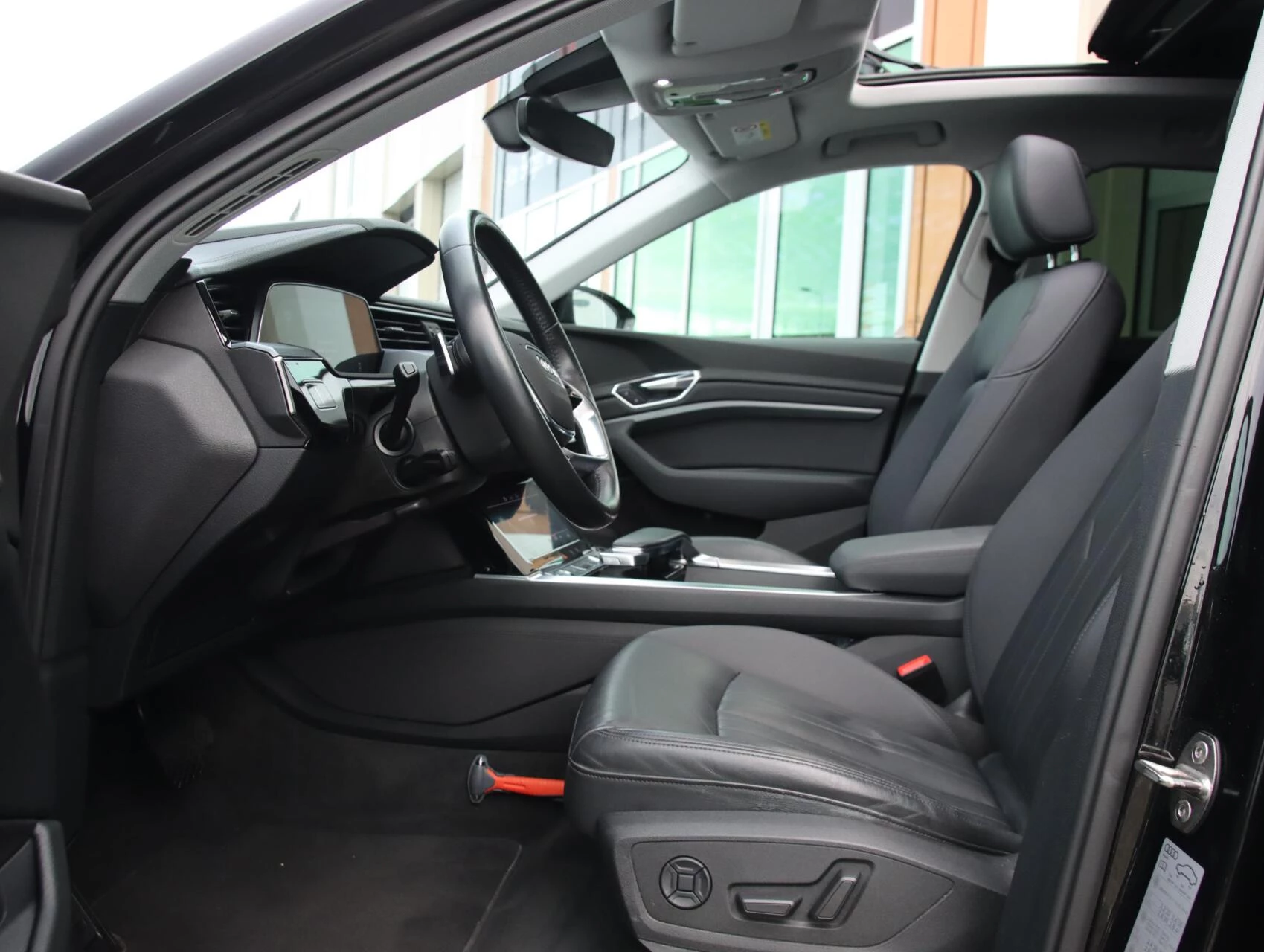 Hoofdafbeelding Audi e-tron