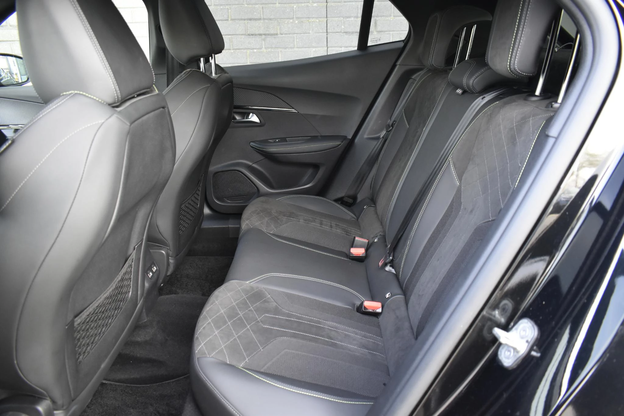 Hoofdafbeelding Peugeot e-2008