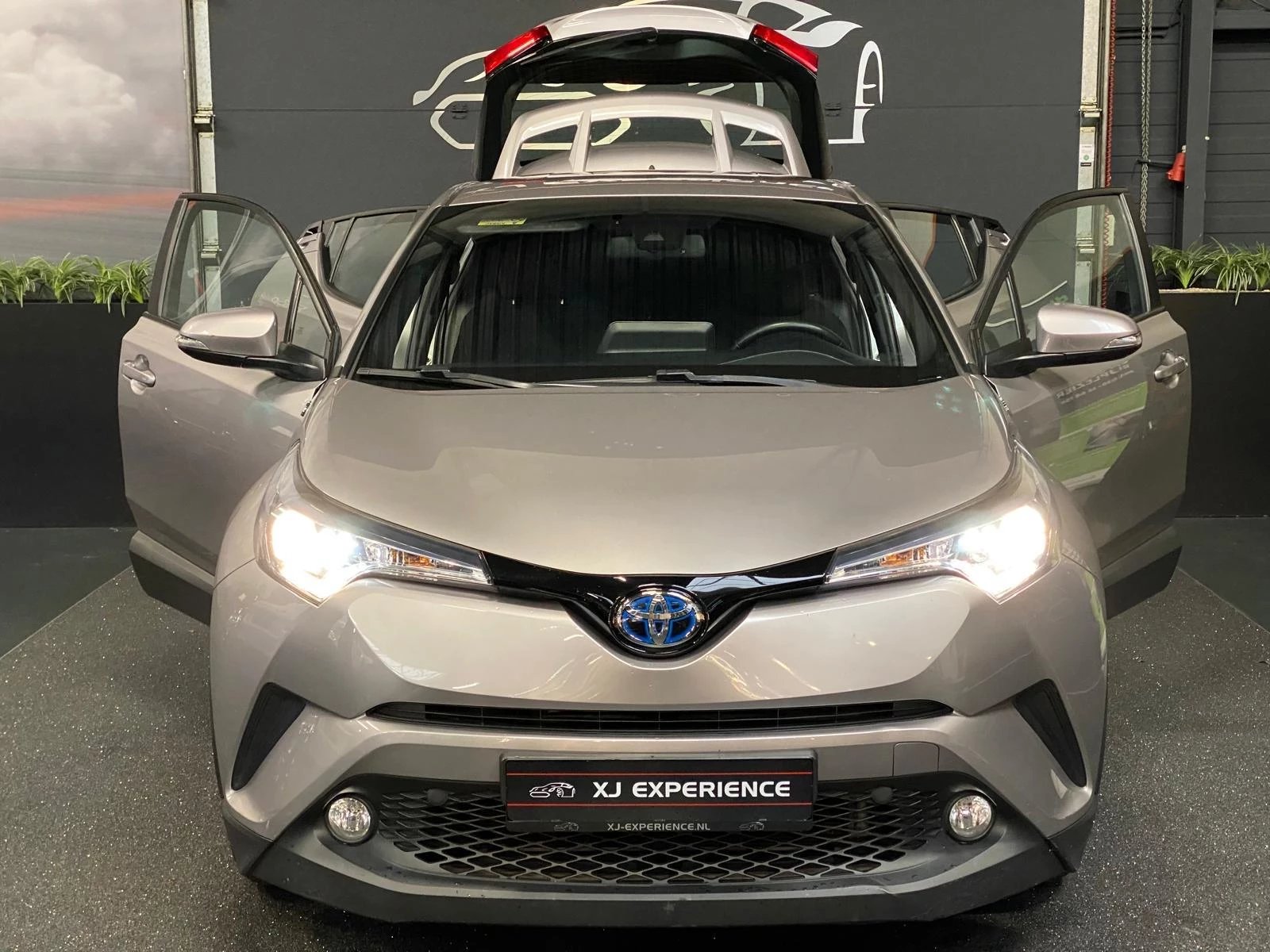 Hoofdafbeelding Toyota C-HR