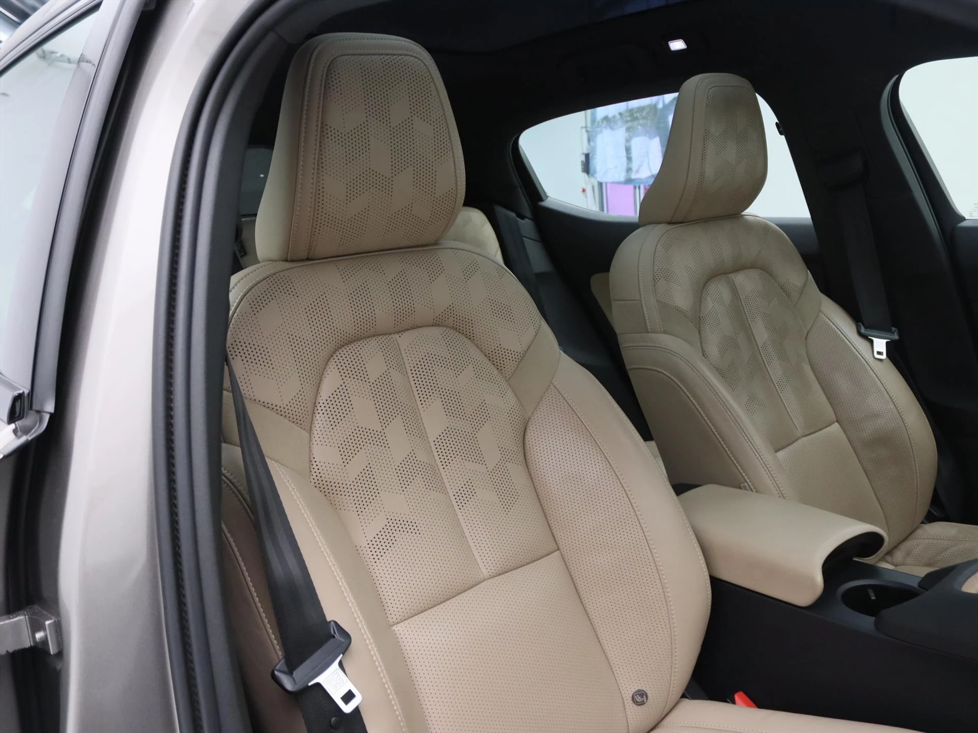 Hoofdafbeelding Polestar 2