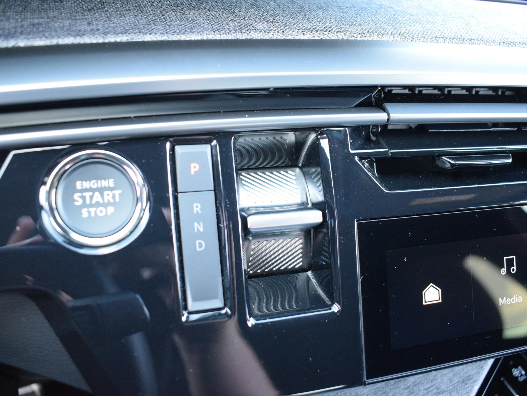 Hoofdafbeelding Peugeot e-3008