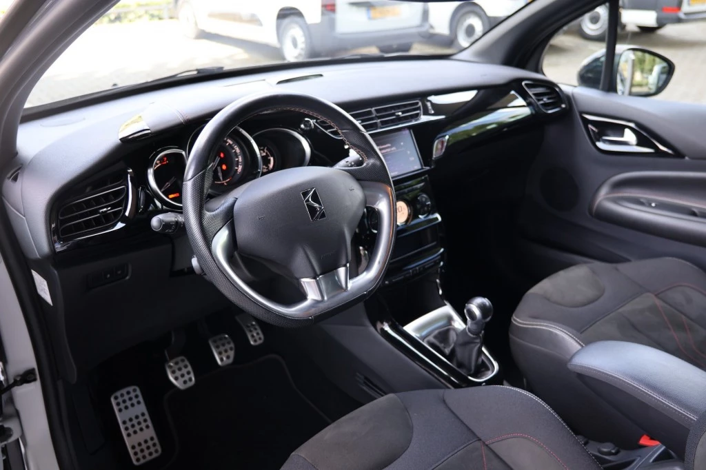 Hoofdafbeelding DS DS 3