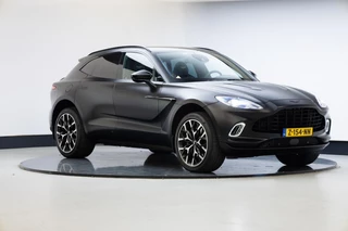 Aston Martin DBX 4.0 V8