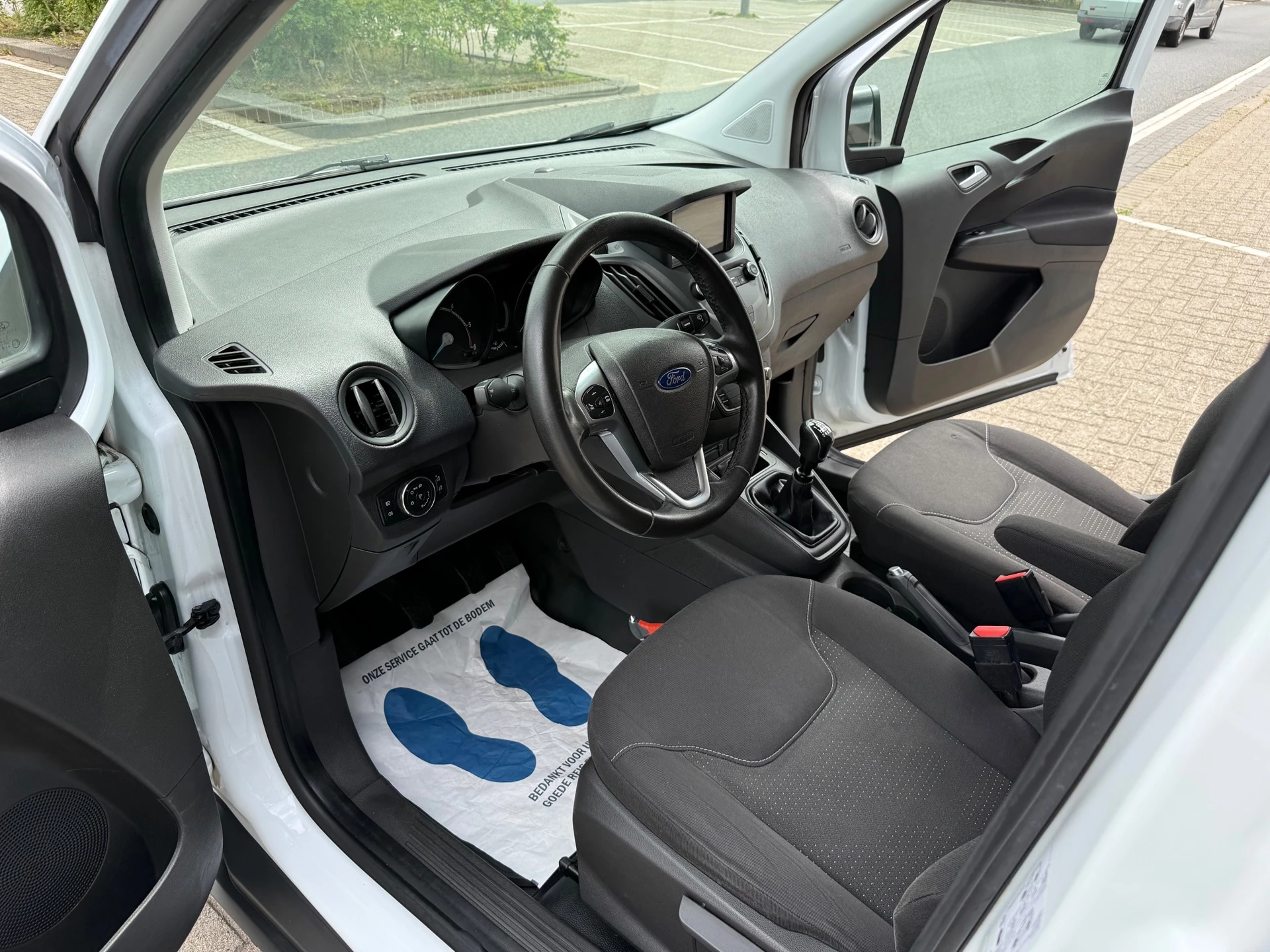 Hoofdafbeelding Ford Transit Courier