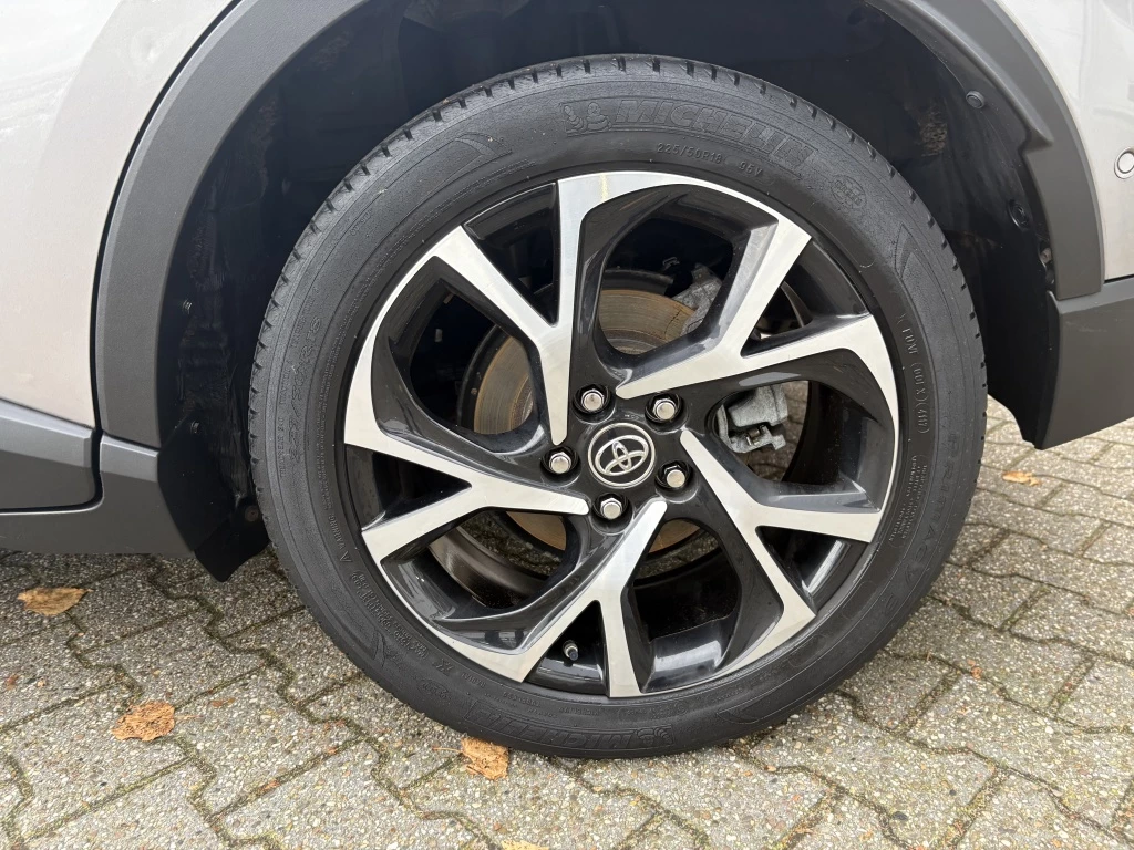 Hoofdafbeelding Toyota C-HR