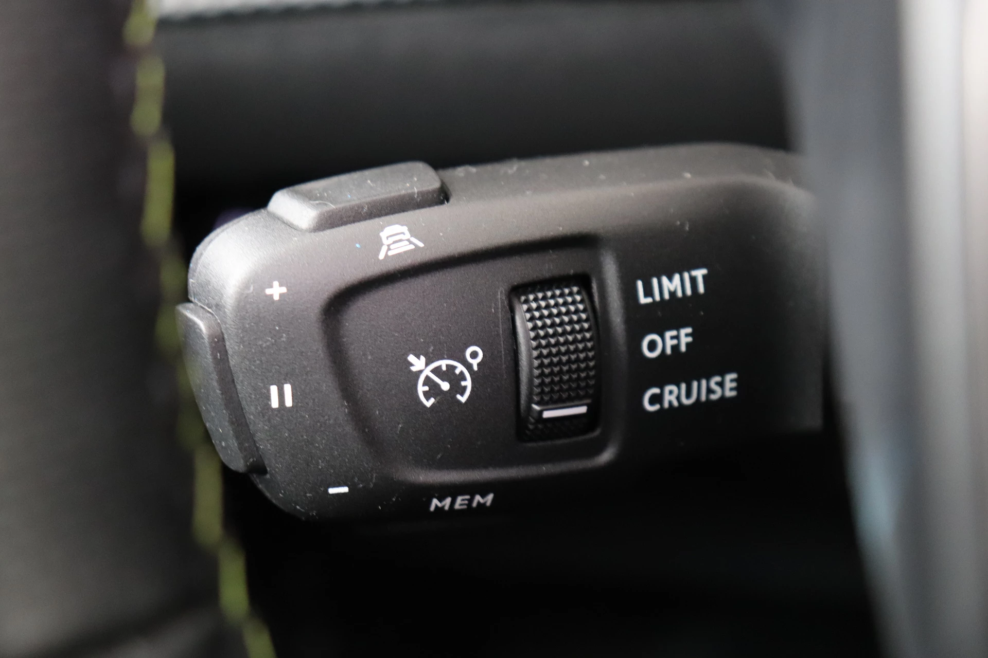 Hoofdafbeelding Peugeot e-2008