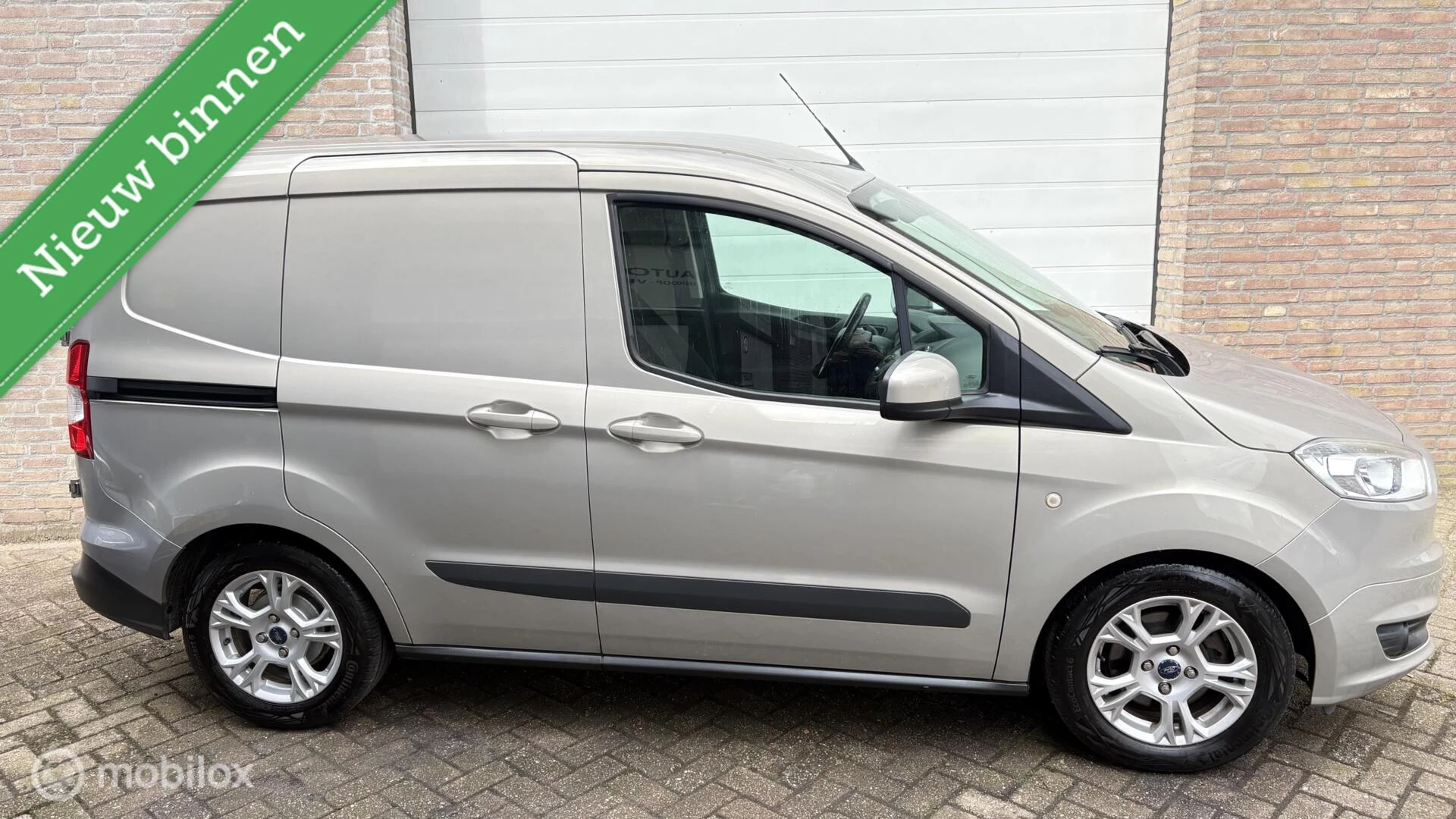 Hoofdafbeelding Ford Transit Courier