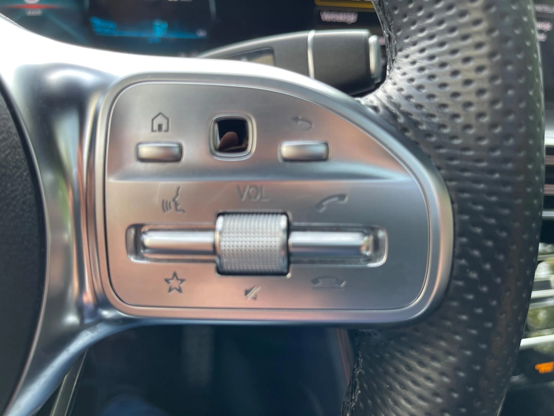 Hoofdafbeelding Mercedes-Benz EQC