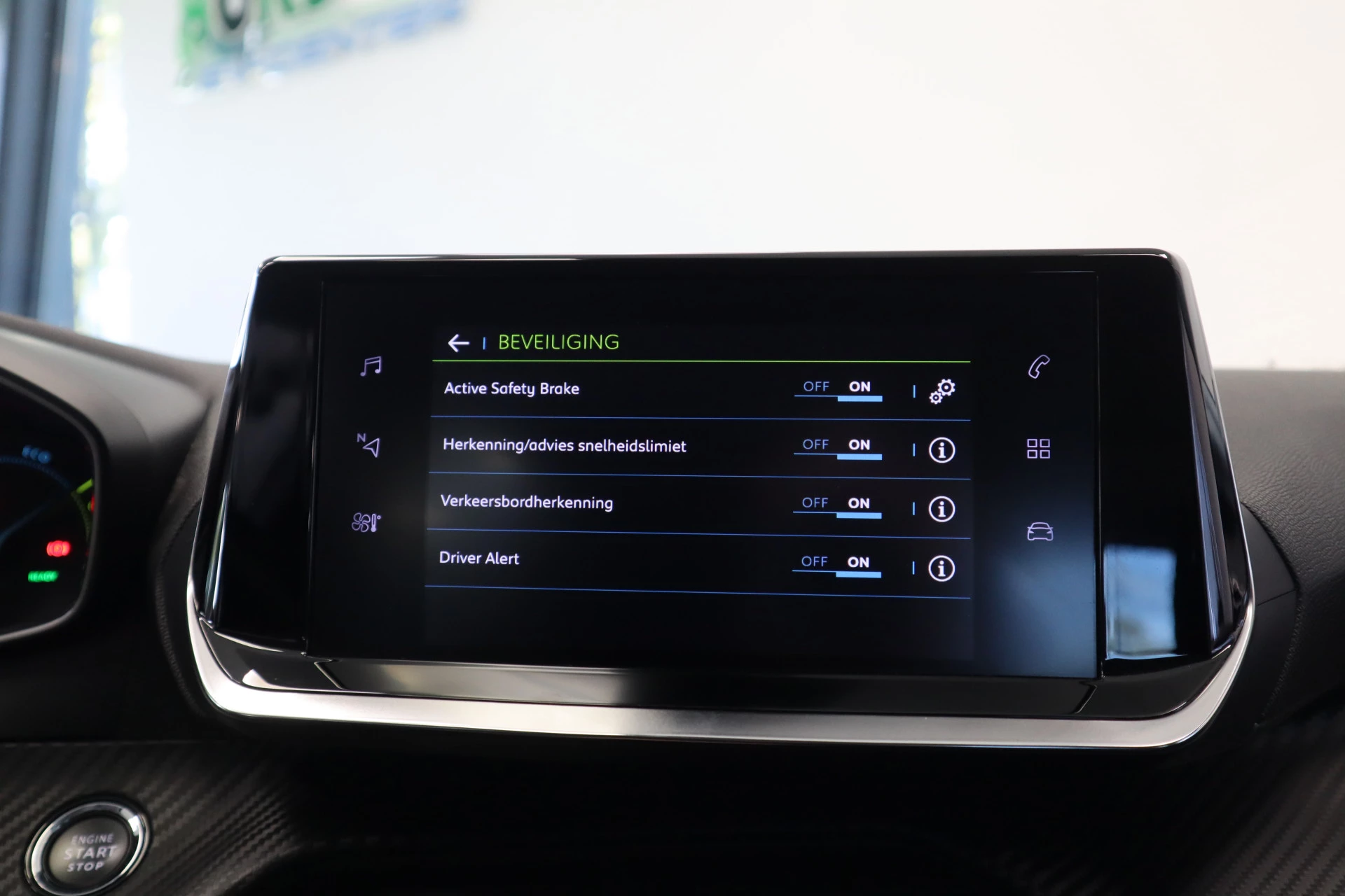 Hoofdafbeelding Peugeot e-208