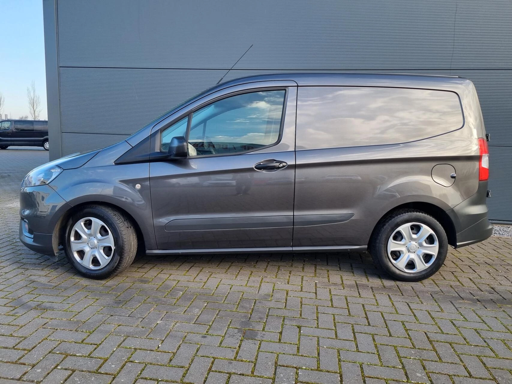 Hoofdafbeelding Ford Transit Courier