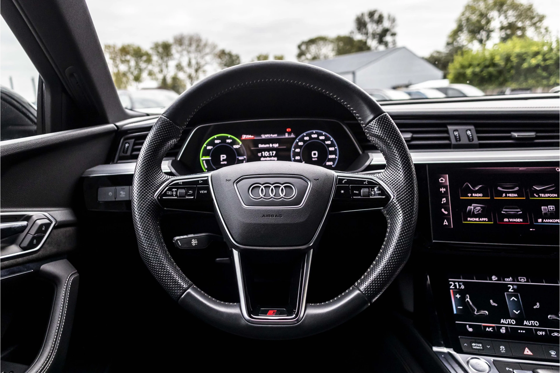 Hoofdafbeelding Audi e-tron