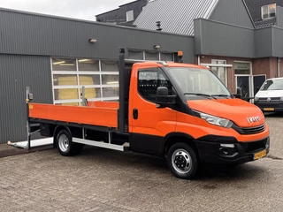 Iveco Daily 35C14 2.3 375 Trekhaak 3500kg Laadklep 500kg Navigatie Open laadbak Pick-up Euro 6 Bpm vrij Bakwagen p-up 136pk 1e eigenaar Dealer onderhouden