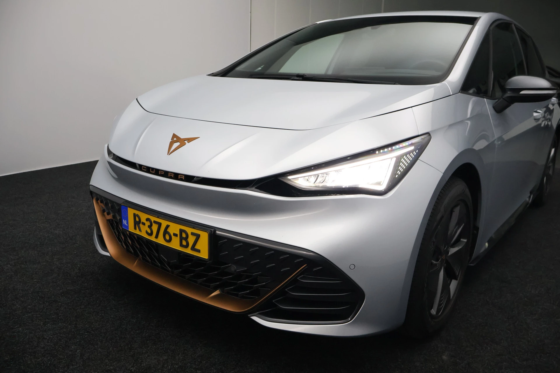 Hoofdafbeelding CUPRA Born