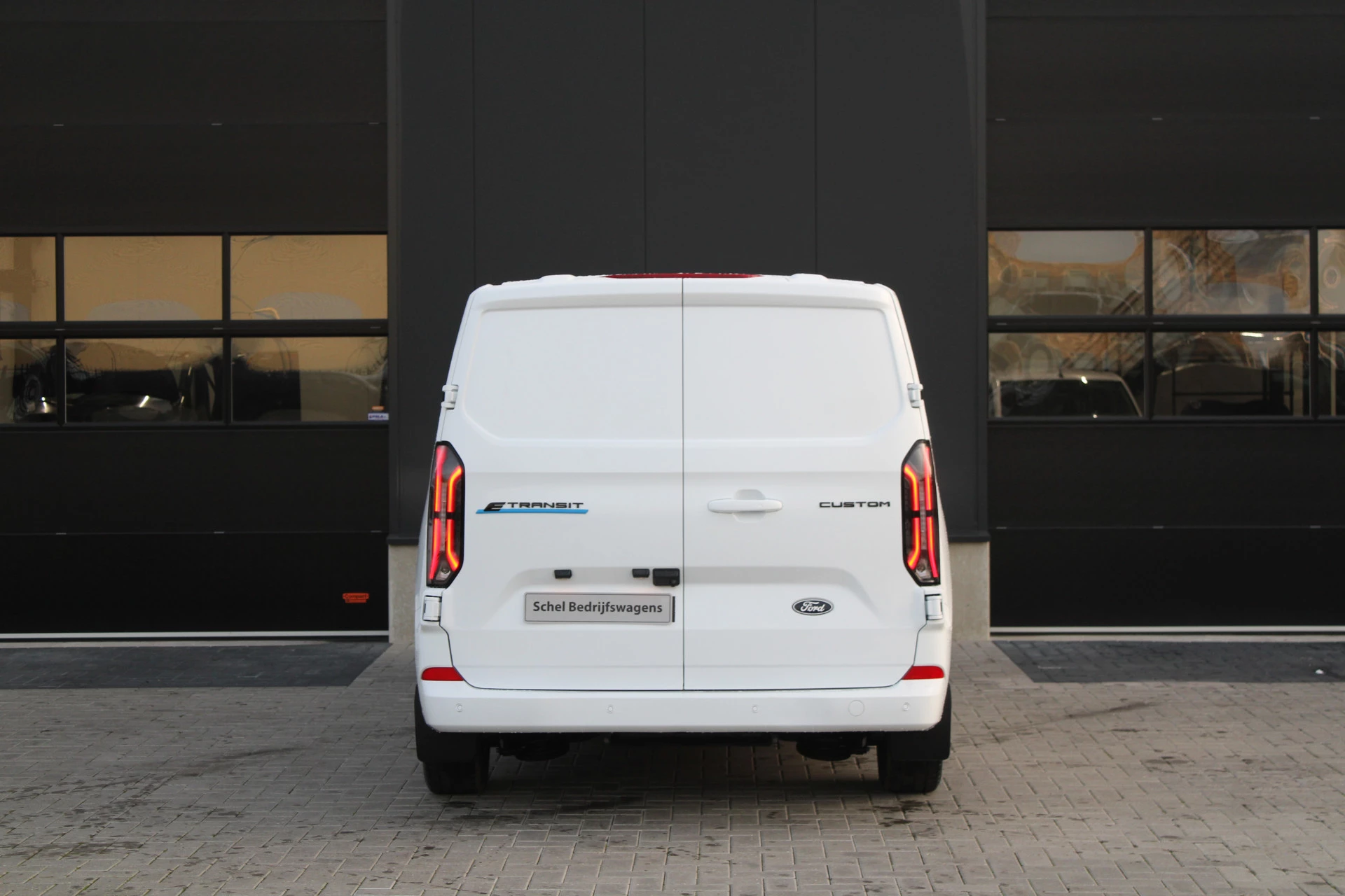 Hoofdafbeelding Ford E-Transit Custom