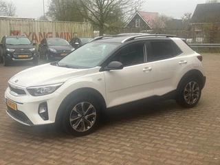 Hoofdafbeelding Kia Stonic Kia Stonic 1.0T-GDI SPORTS EDITION CROSS OVER NAVI AIRCO L.M.VELGEN