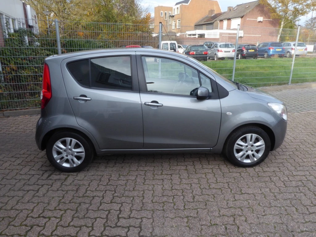 Hoofdafbeelding Opel Agila