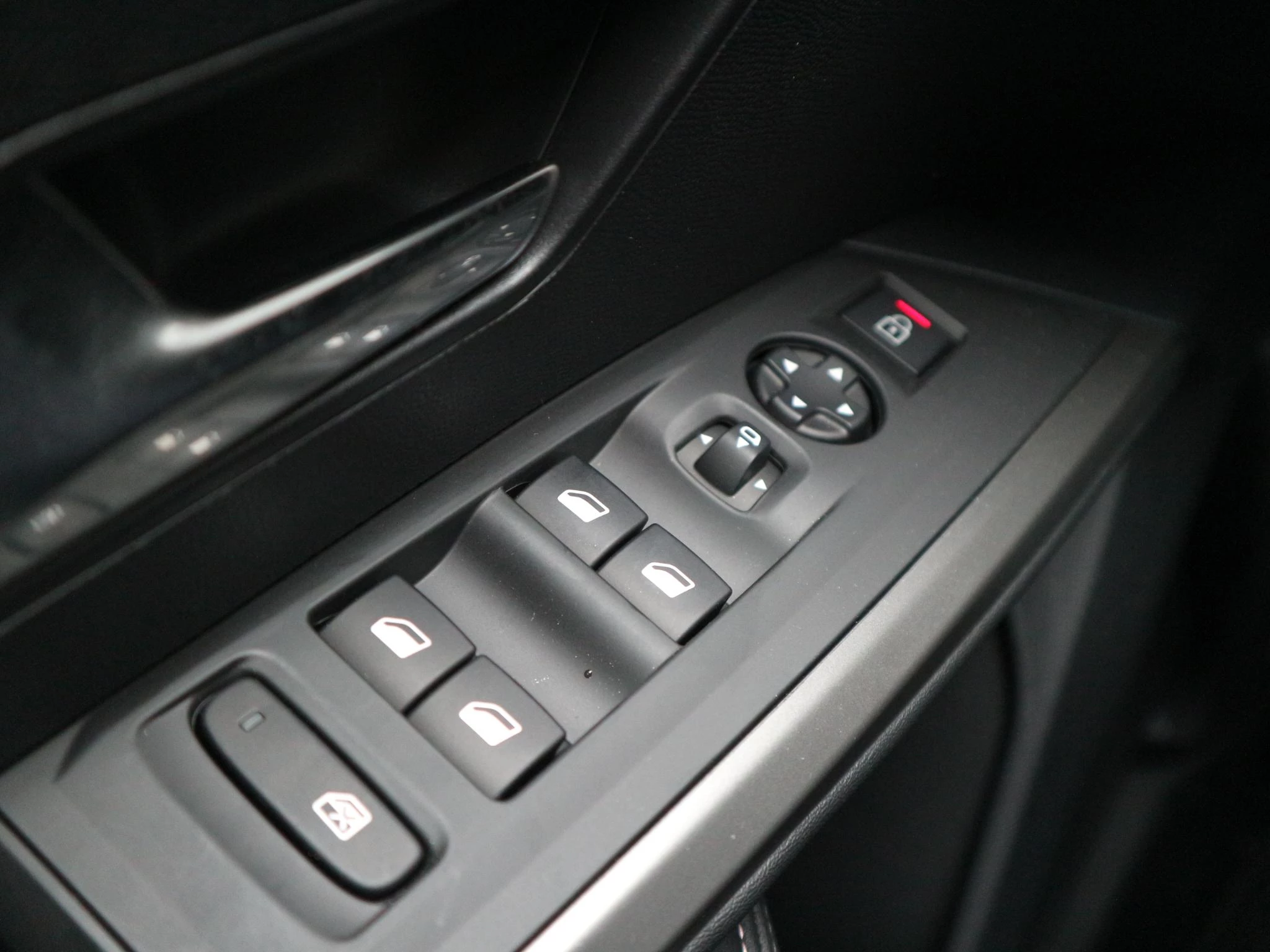 Hoofdafbeelding Peugeot e-3008